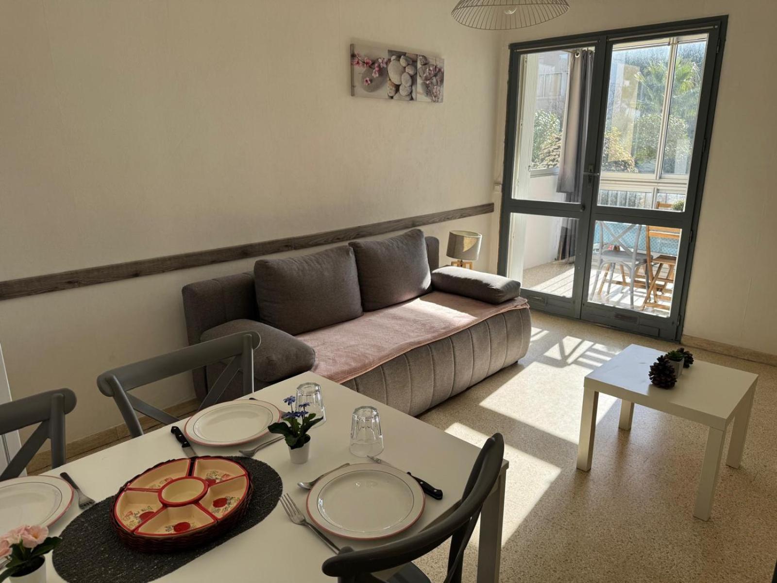 Agréable appartement RDC proche centre-ville et plages Le Grau-du-Roi Exterior foto