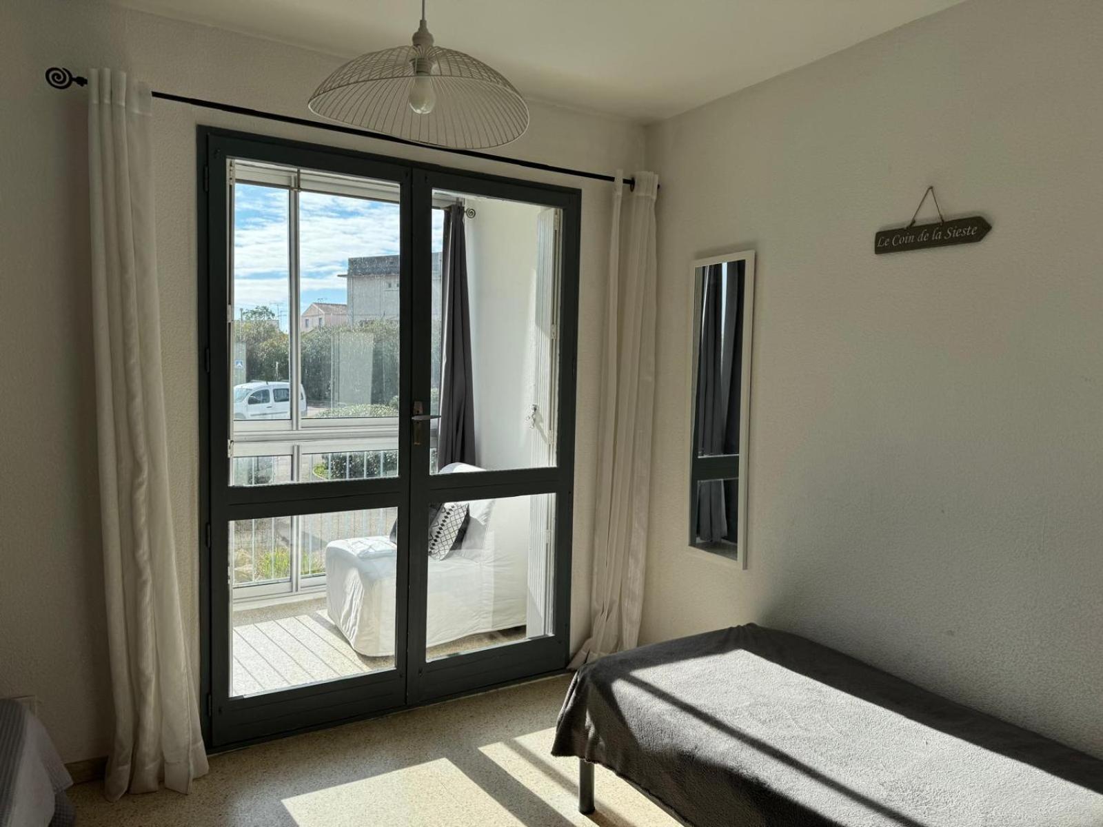 Agréable appartement RDC proche centre-ville et plages Le Grau-du-Roi Exterior foto